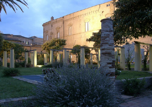 Foto cortile Palazzo D'Avalos Vasto