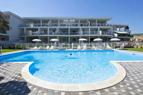 Il Residence Mykonos e la piscina