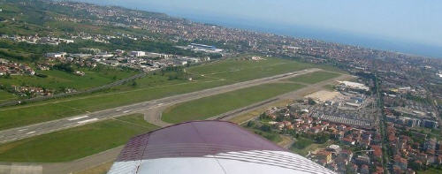 foto dall'alto aeroporto di Pescara