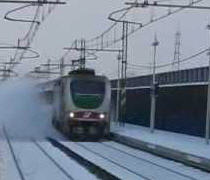 Treni bloccati dalla neve