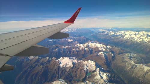 vista alpi dal finestrino aereo